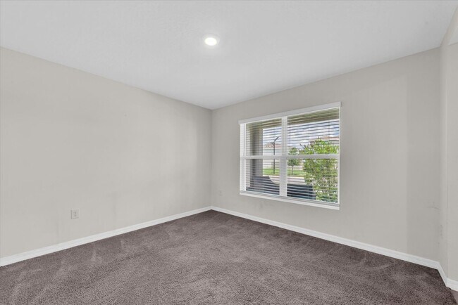 Building Photo - Available now in Wimauma | Spacious 5BR Home with 2,600+ Sqft