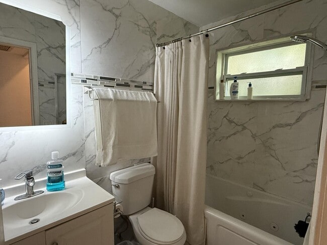 Building Photo - 2641 Polk St