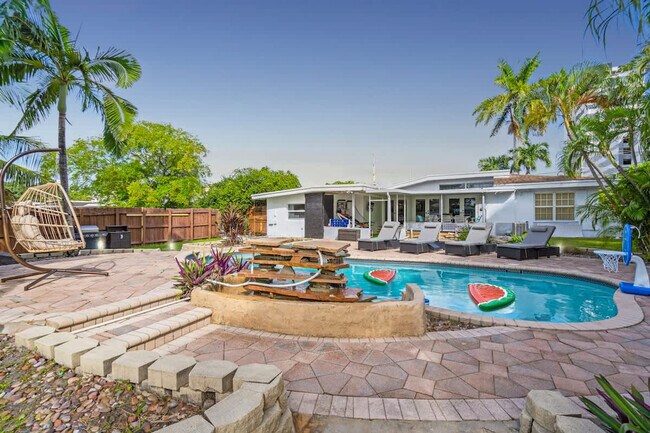 Building Photo - 19720 NE 26th Ave