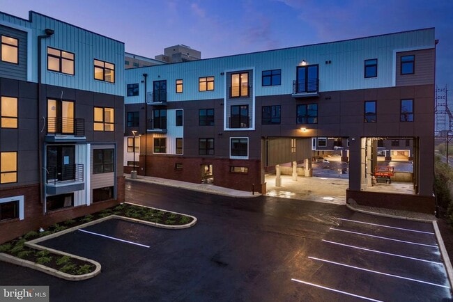 Building Photo - 3449 Scotts Ln