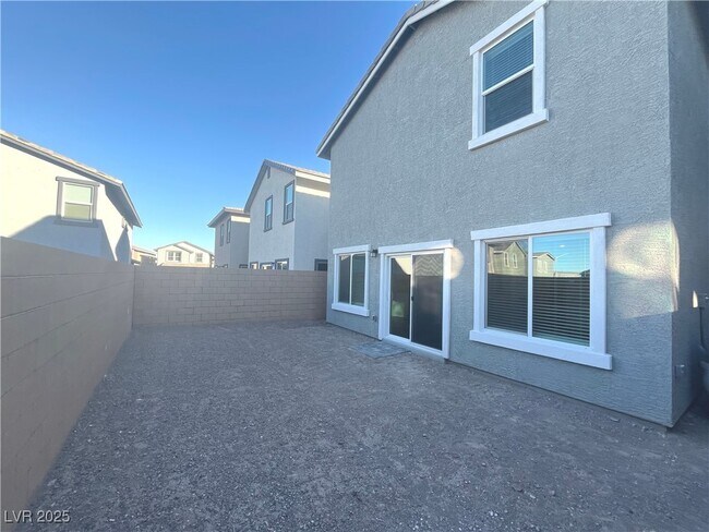 Building Photo - 510 Golden Cardinal Ave