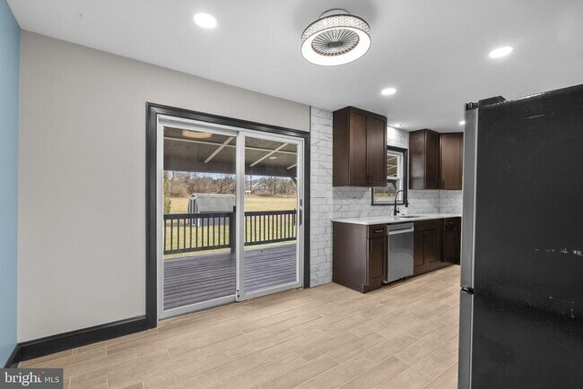 Building Photo - 3887 Shadywood Dr