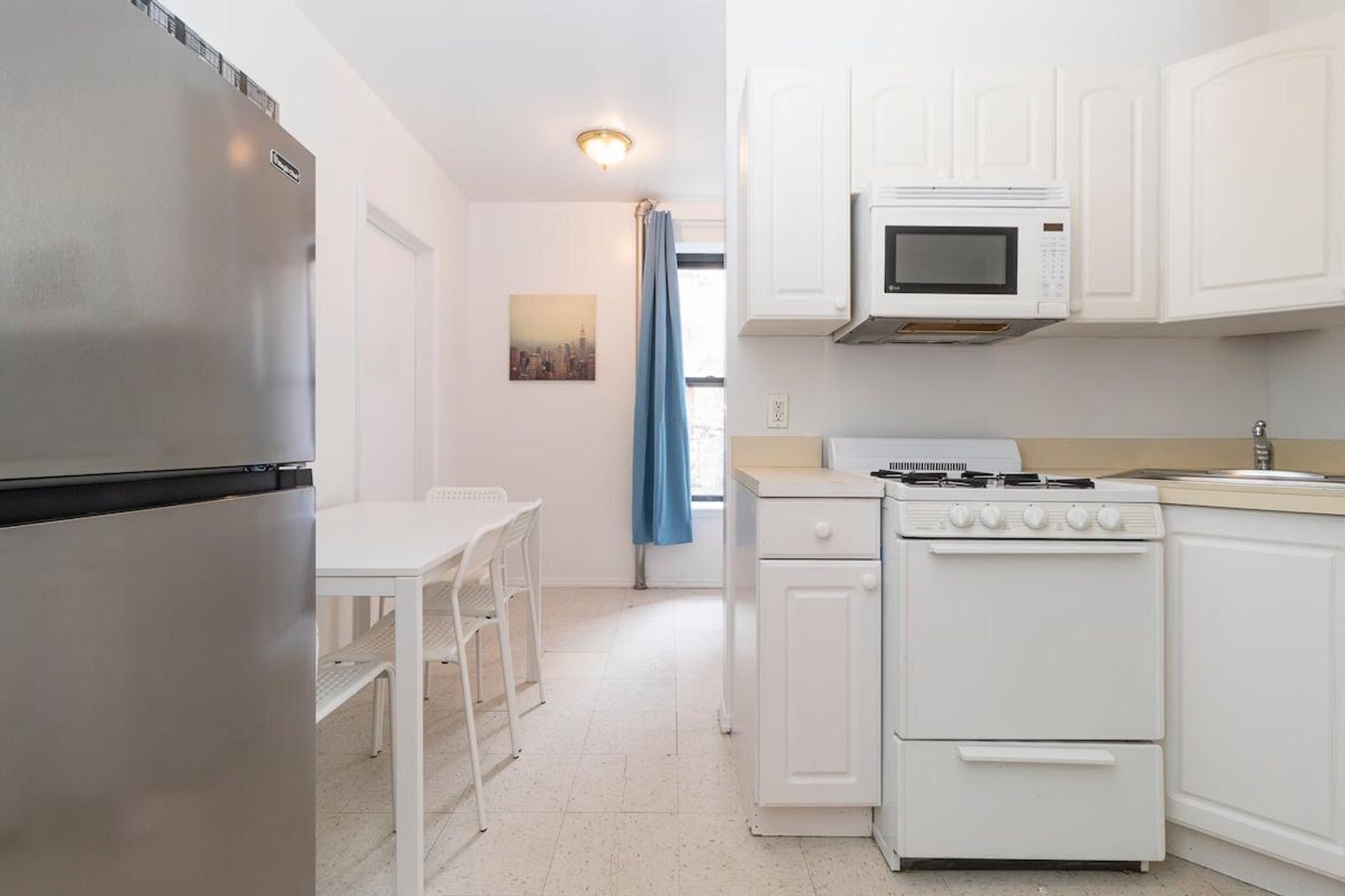 Building Photo - 322 E 93rd St
