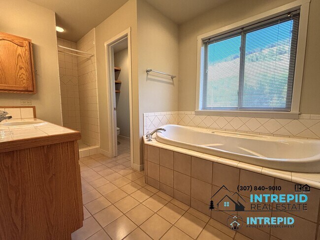 Building Photo - 116 Buckaroo Cir