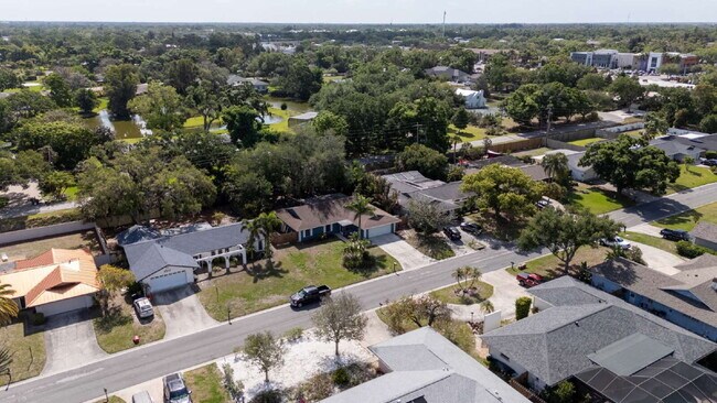 Building Photo - 3525 Riviera Dr