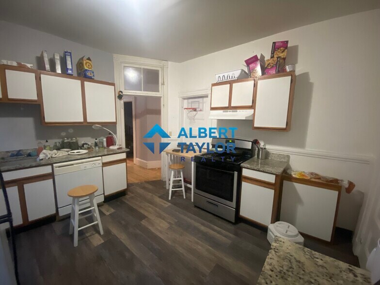 Building Photo - 36 Cherokee St