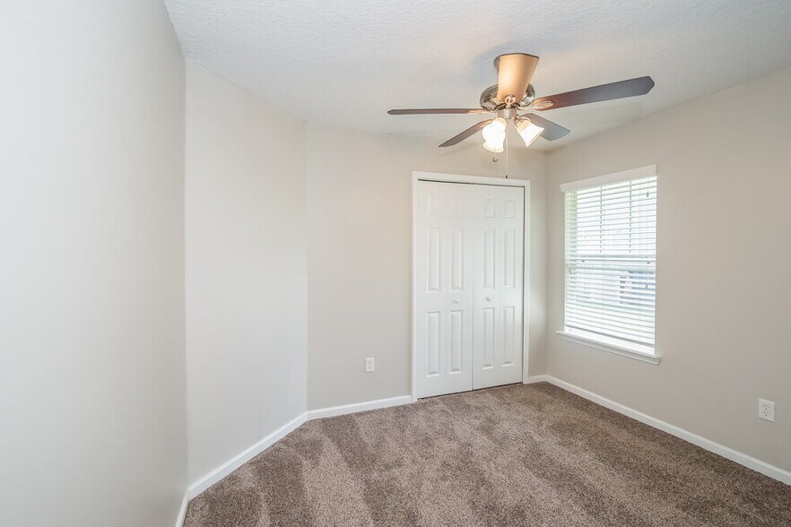 Building Photo - 14081 Bradley Cove Rd