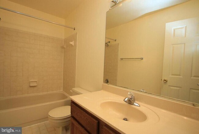 Building Photo - 6323 Millwood Cir