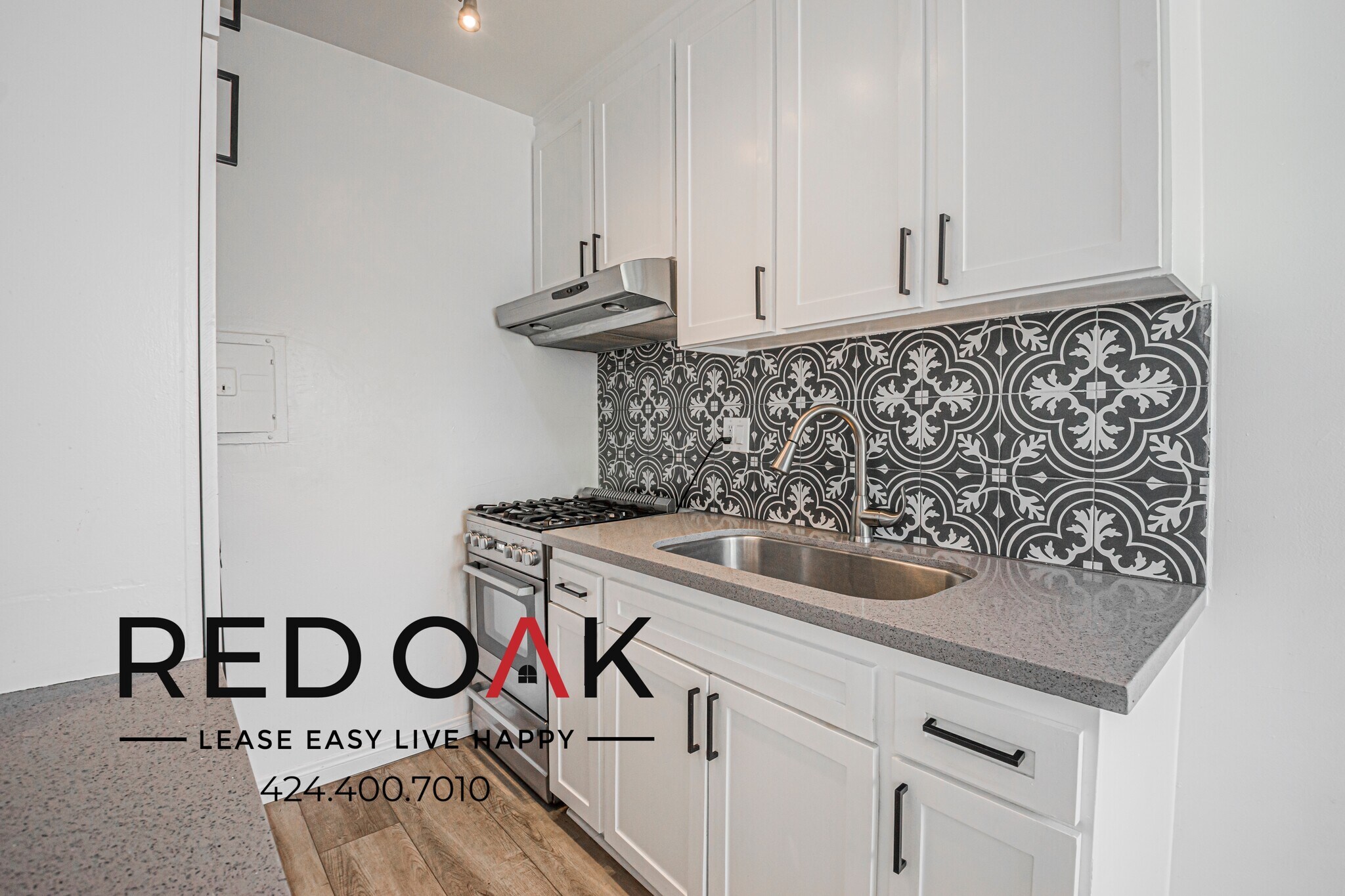 Building Photo - 5119 Fountain Ave