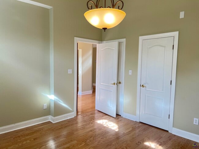 Building Photo - 104 Prestige Dr