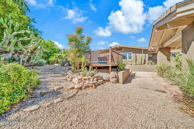 Building Photo - 4531 E Quartz Mountain Rd