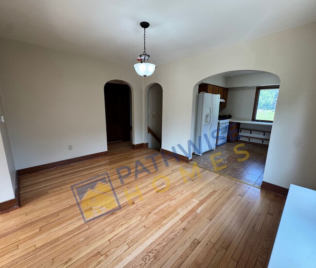 Building Photo - 140 S Elmwood Ave