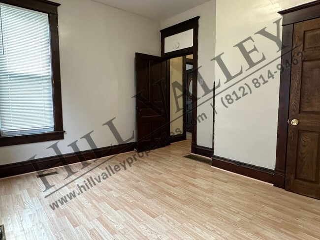 Building Photo - Two Bedroom Home