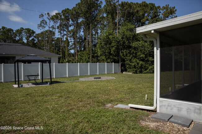 Building Photo - 1572 Holbrook Rd NW