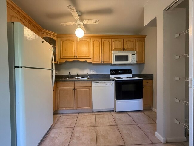 Building Photo - 2110 Spanish Trail