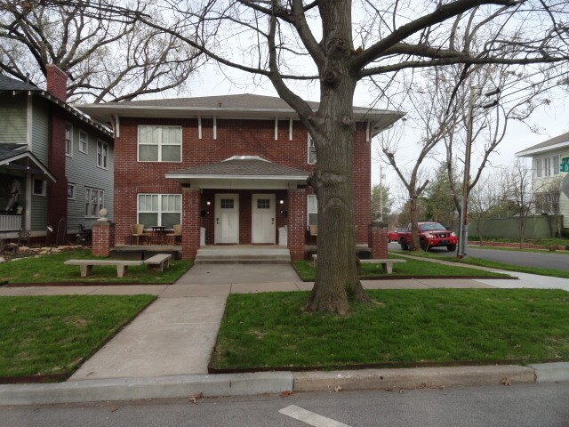 Building Photo - 1026 N Denver Ave