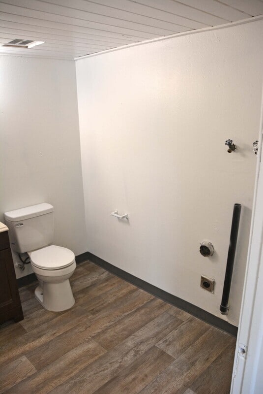 Building Photo - 1087 N 150 W