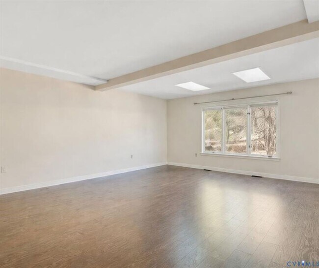 Building Photo - Convenient Midlothian Lucks Lane area on the water!
