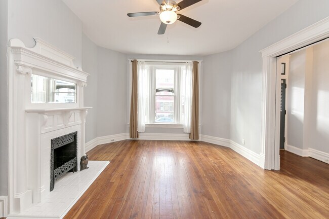 Building Photo - 723 Columbia St