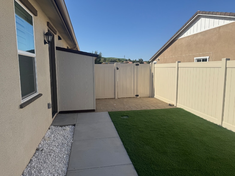 Building Photo - 11762 Saddleback Dr