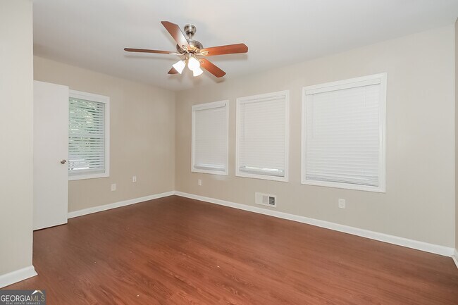 Building Photo - 261 Hermer Cir NW