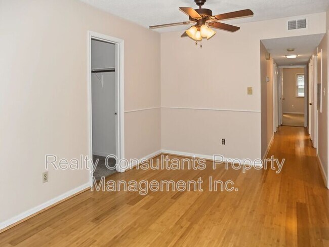 Building Photo - 4610 Lawndale Dr