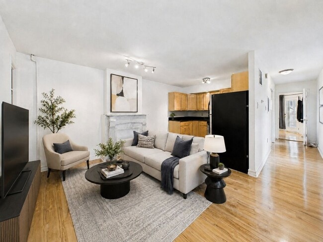 Building Photo - 558 N 17th St