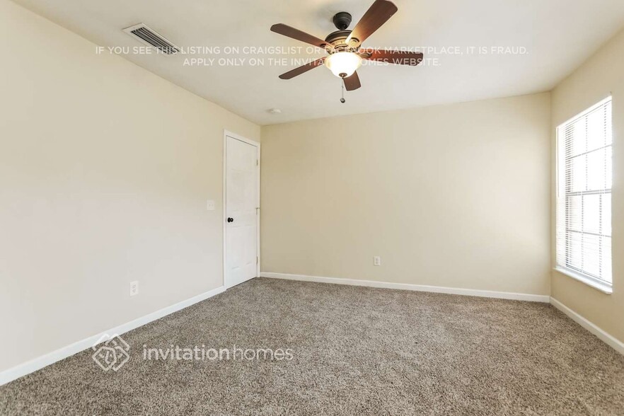 Building Photo - 1056 Galgano Ave