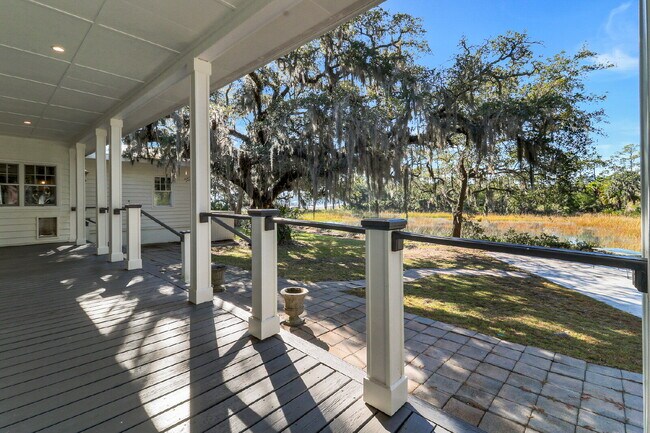 Building Photo - Private, Low Country Residence for Rent!