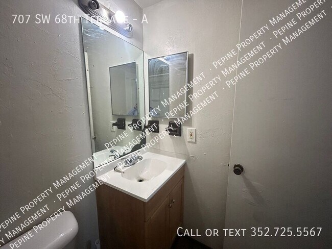 Building Photo - 707 SW 68th Terrace