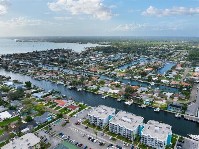 Building Photo - 4900 38th Way S