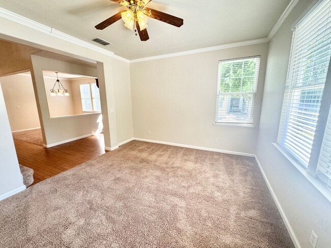 Building Photo - Beautiful 5 bed 3 bath Home in Wildhorse