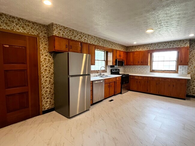 Building Photo - 544 Gibson Station Rd