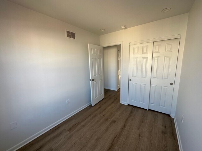 Building Photo - 6655 Musgrave St