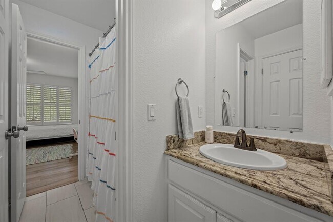 Building Photo - 12329 Pleasant Hill Ct