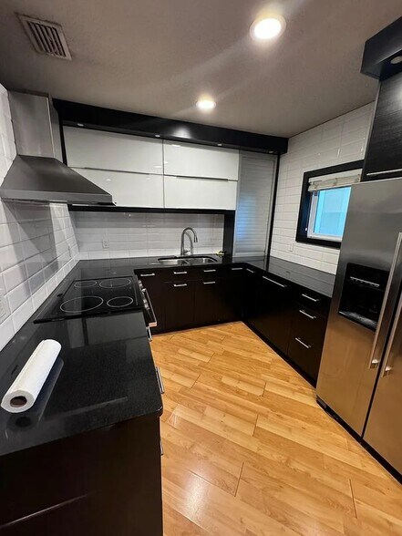 Building Photo - 1800 The Greens Way