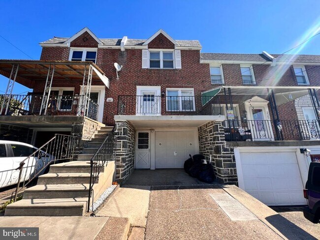 Building Photo - 327 Righter St