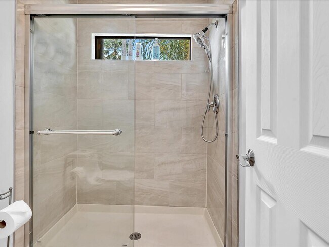 Building Photo - 3370 Beau Rivage Dr