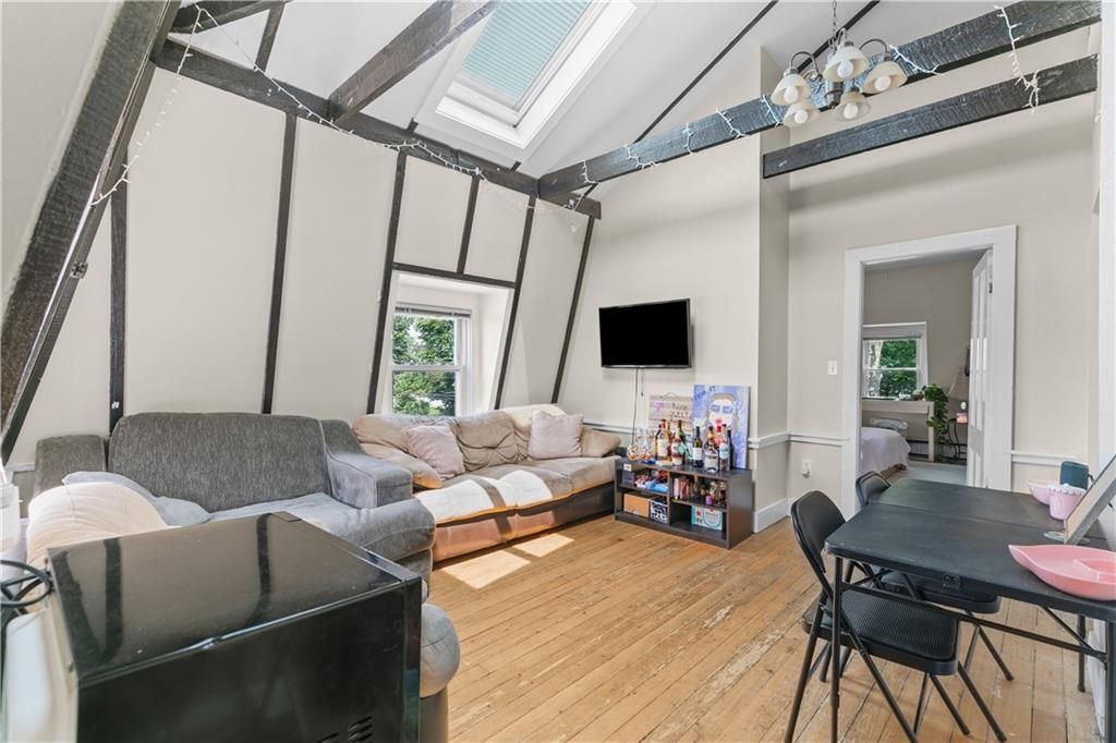 Building Photo - 501 Spring St