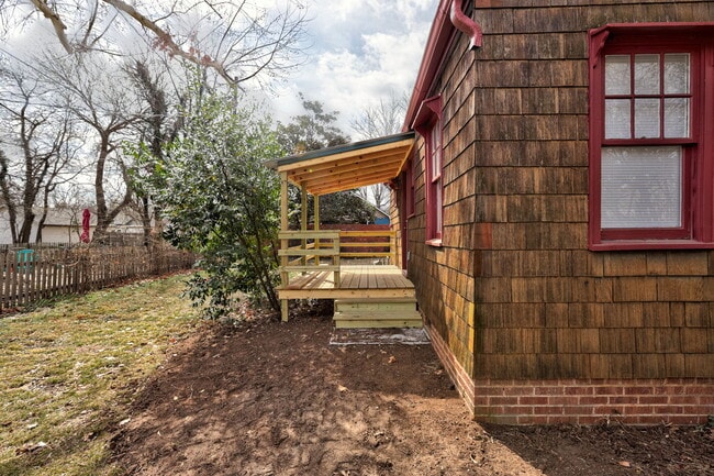 Building Photo - 401 S Berry Rd