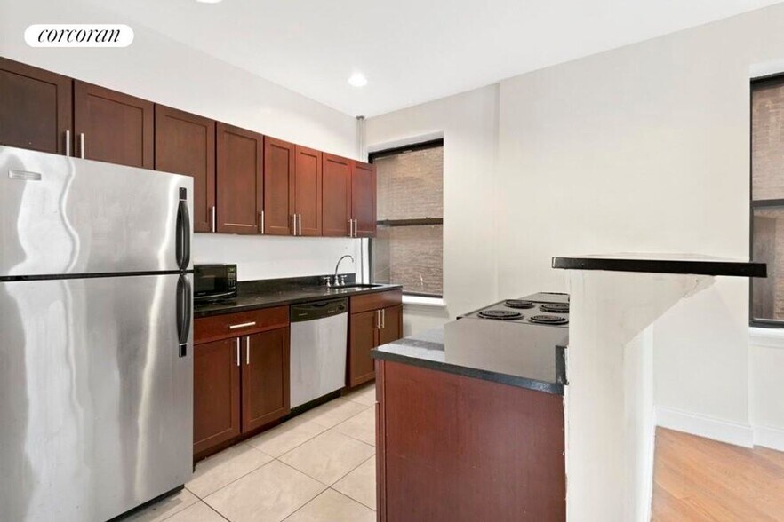 Building Photo - 530 W 123rd St