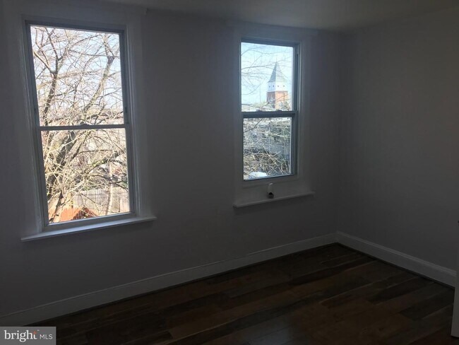 Building Photo - 1522 Plum St