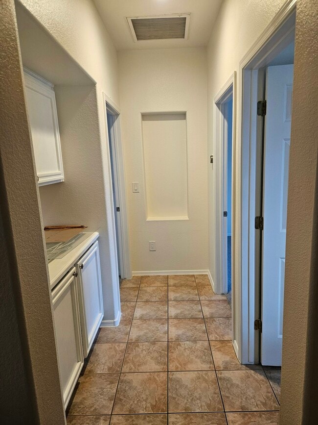 Building Photo - 2513 Maddington Dr