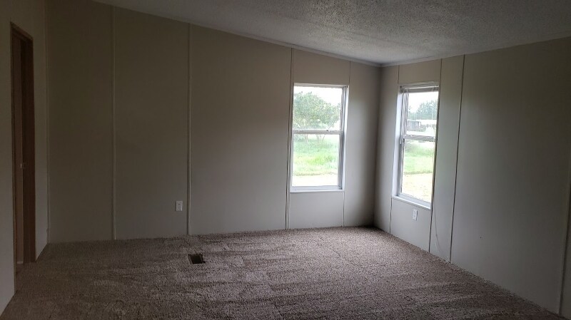 Building Photo - 1124 Eulalia Ln