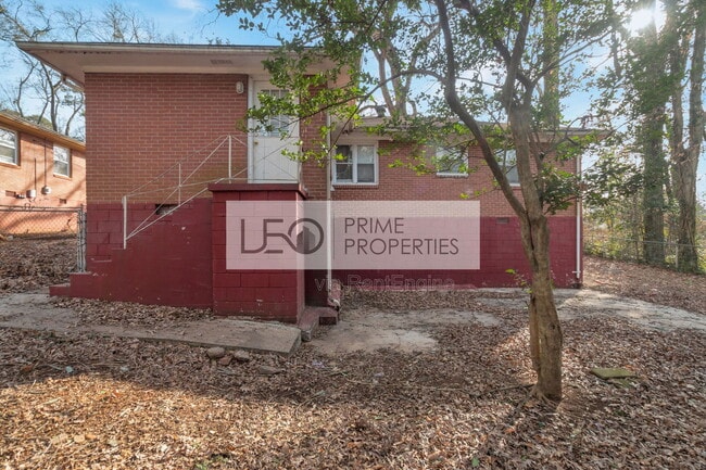 Building Photo - 751 Yale Pl SW