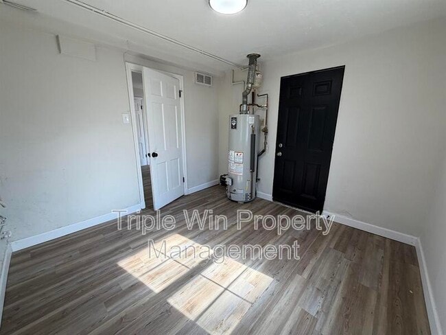 Building Photo - 8652 White Ave