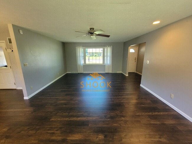 Building Photo - TURN KEY 3 BEDROOM HOME