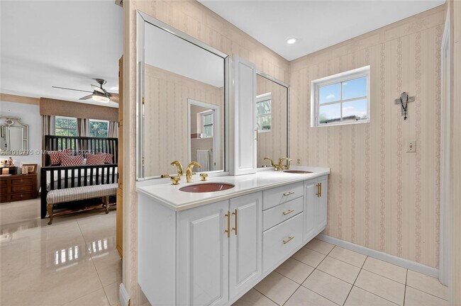 Building Photo - 7521 SW 165th Terrace