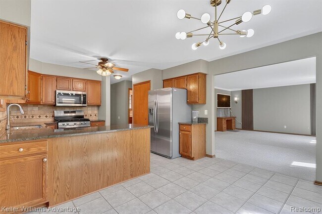 Building Photo - 40051 Finley Dr