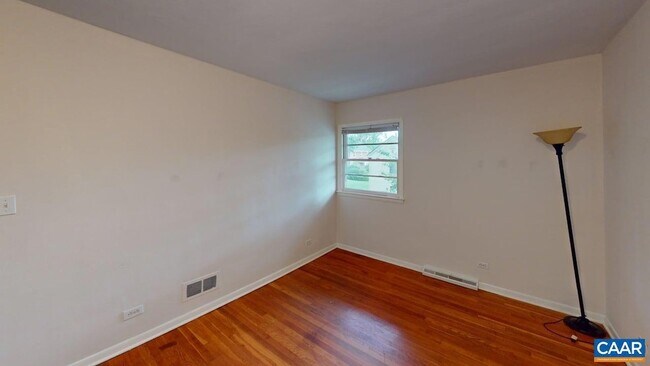 Building Photo - 130 Apple Tree Rd